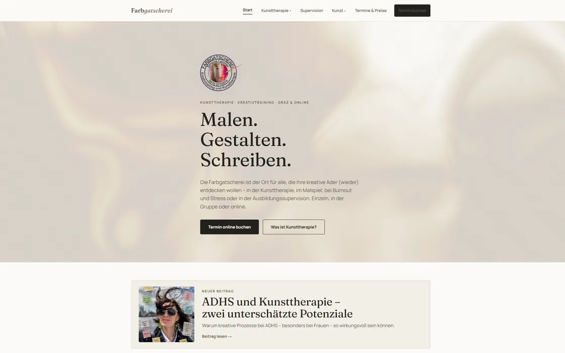 Startseite von farbgatscherei.at am Computer
